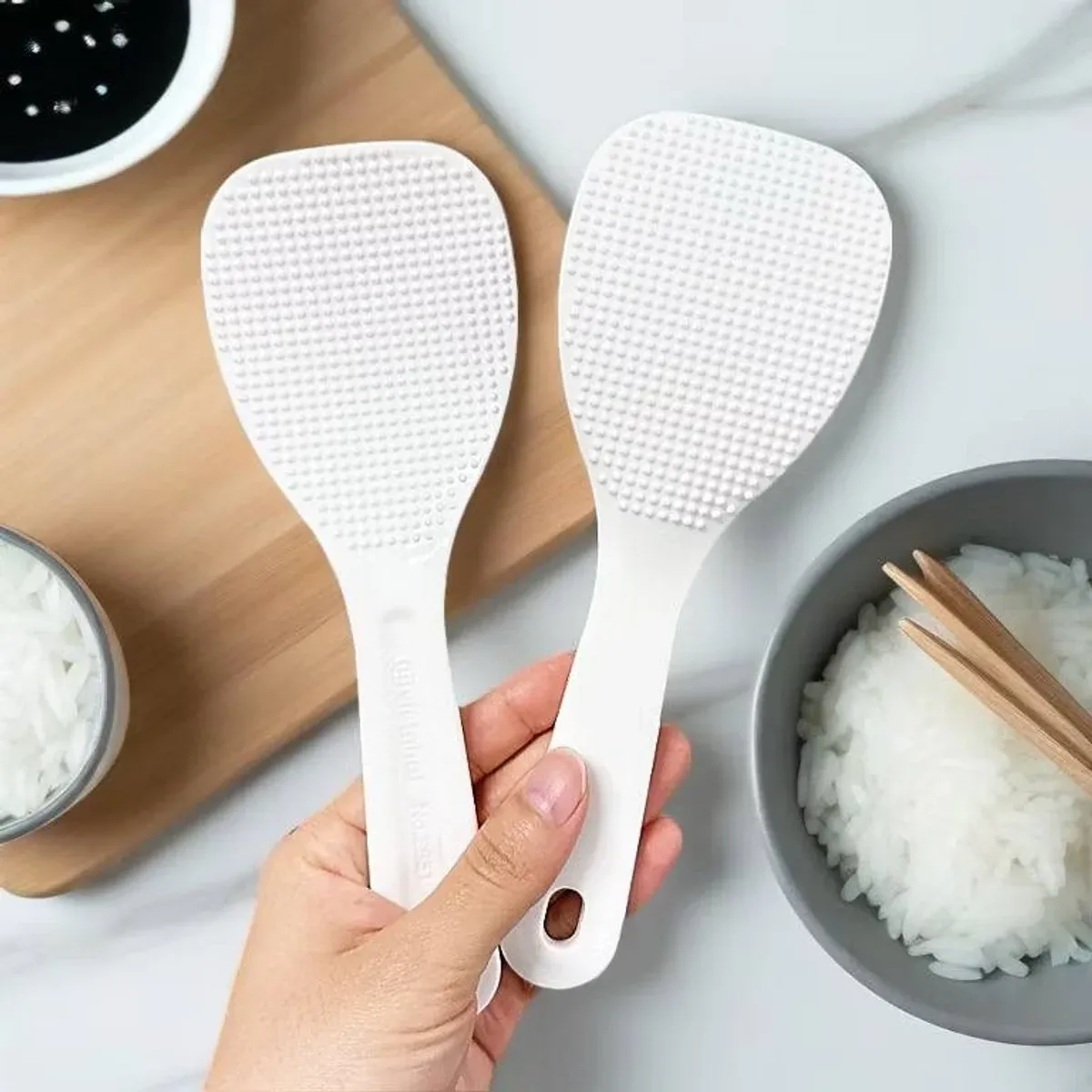 Muỗng xới cơm chấm bi nhựa VIỆT NHẬT – Chống dính – Vá bới cơm 2851